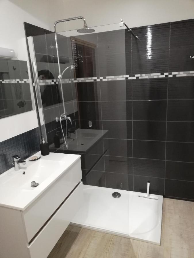 Léon Appartement Proche Lac Et Plage מראה חיצוני תמונה